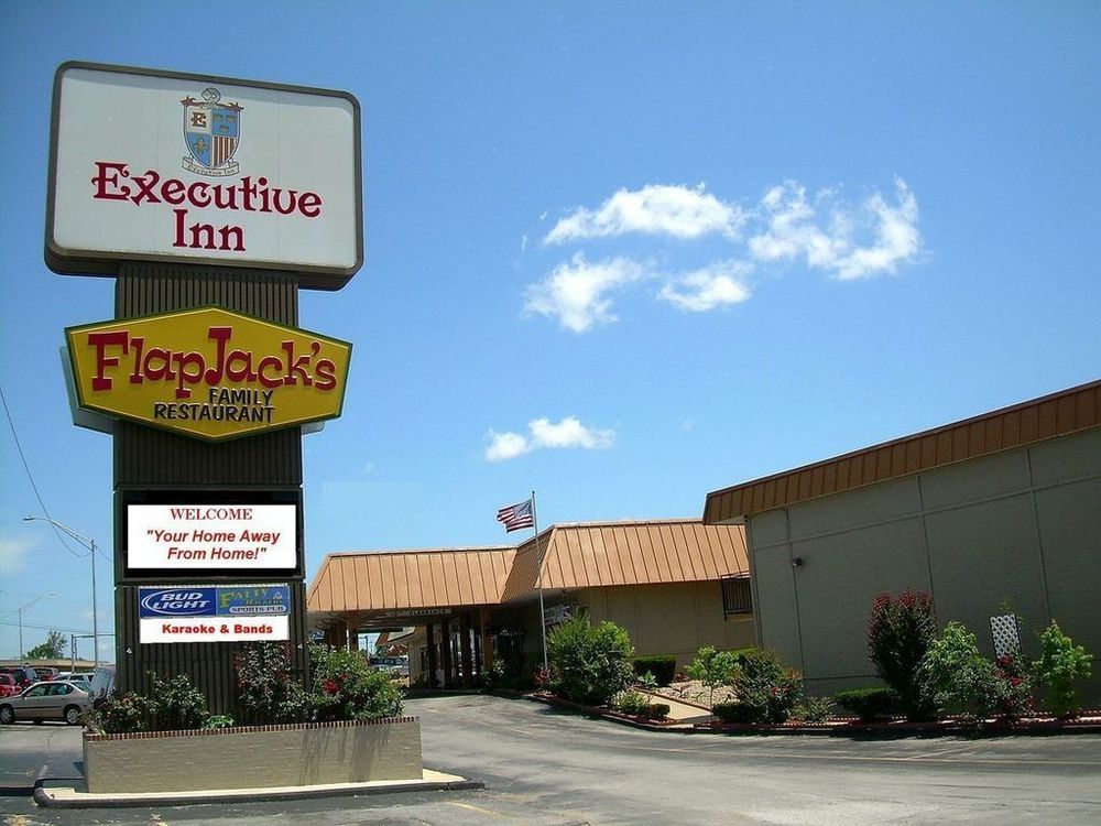 Executive Inn And Suites Springdale Extérieur photo