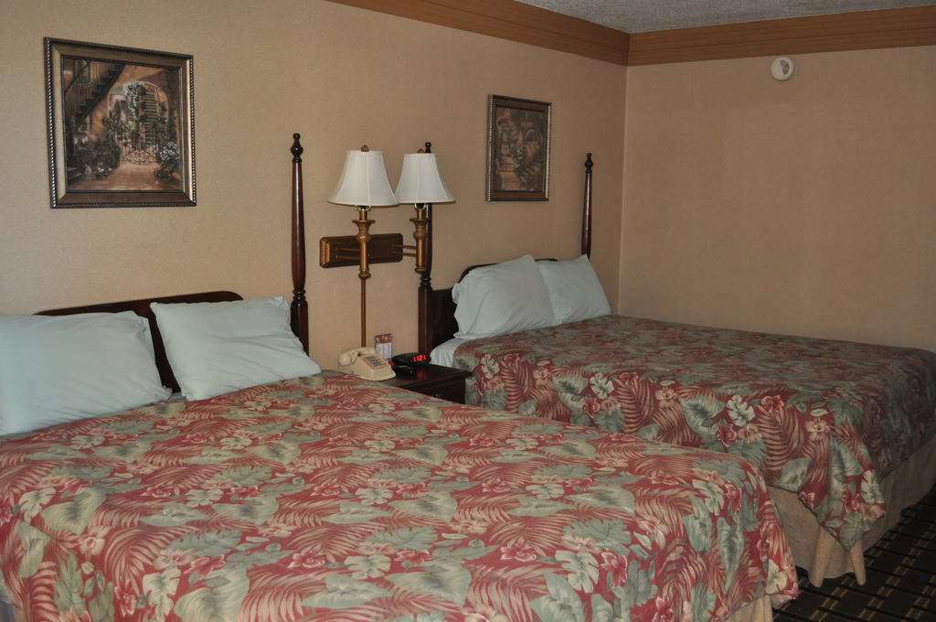 Executive Inn And Suites Springdale Chambre photo